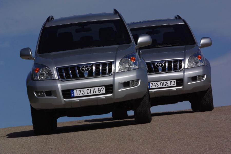  Toyota Land Cruiser 2003 года  (фото 28 из 192)